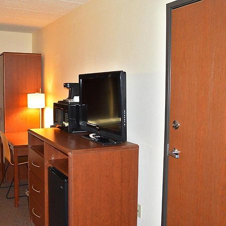 Americinn By Wyndham Spencer Bagian luar foto