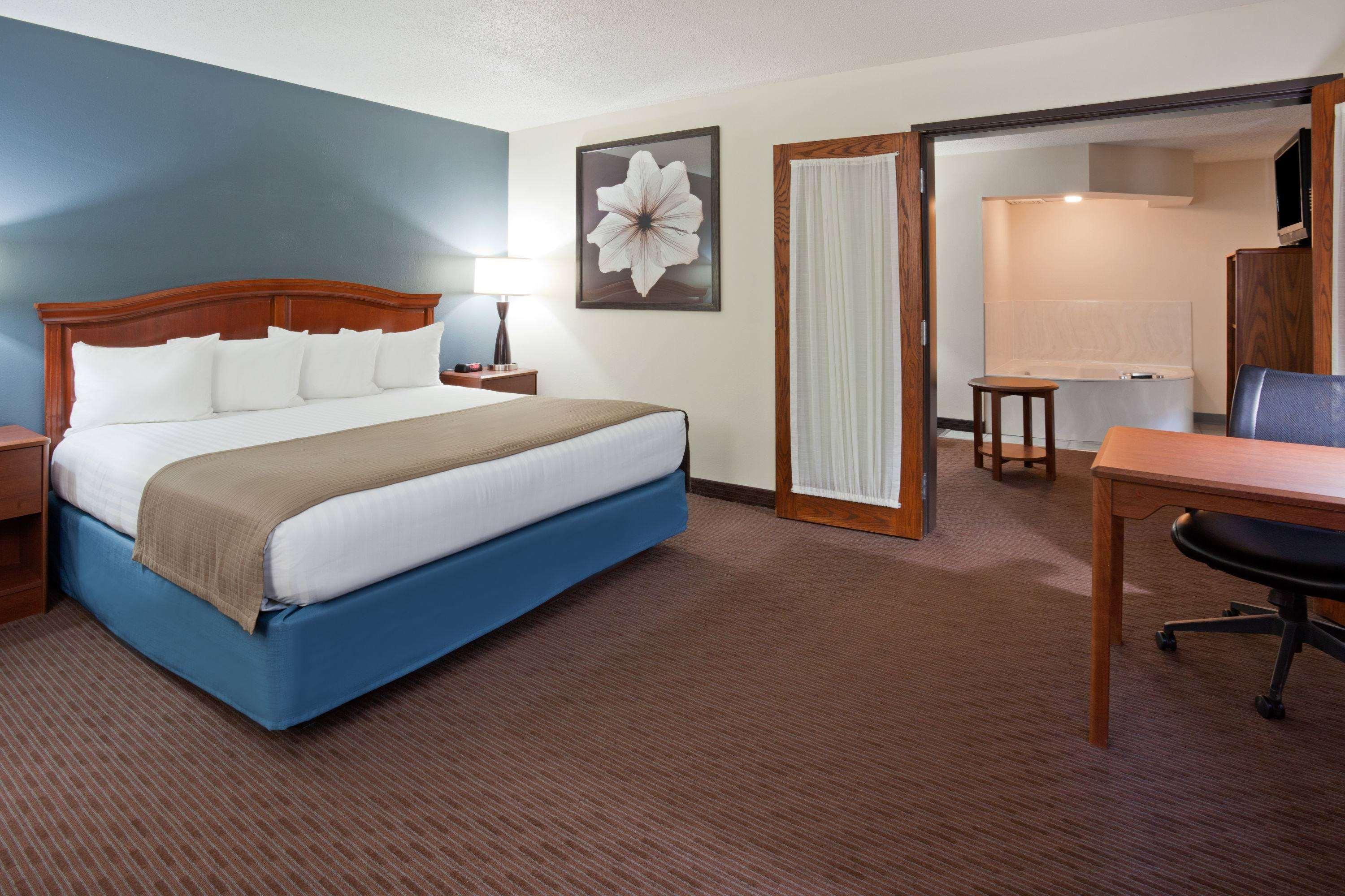 Americinn By Wyndham Spencer Bagian luar foto