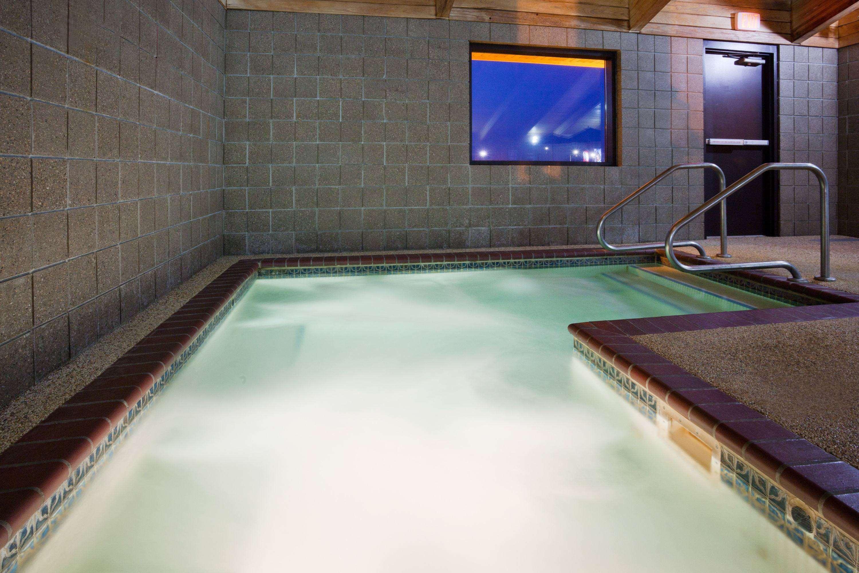 Americinn By Wyndham Spencer Bagian luar foto
