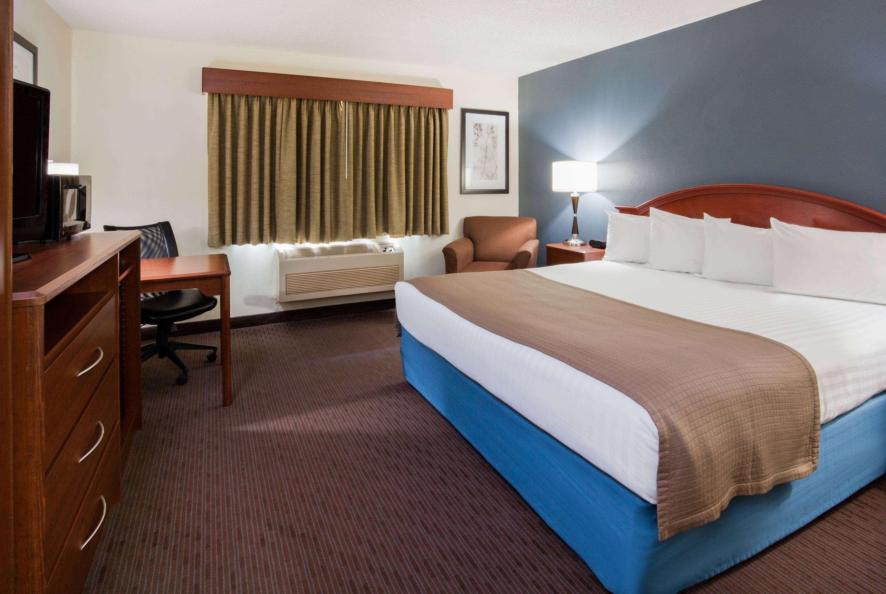 Americinn By Wyndham Spencer Bagian luar foto