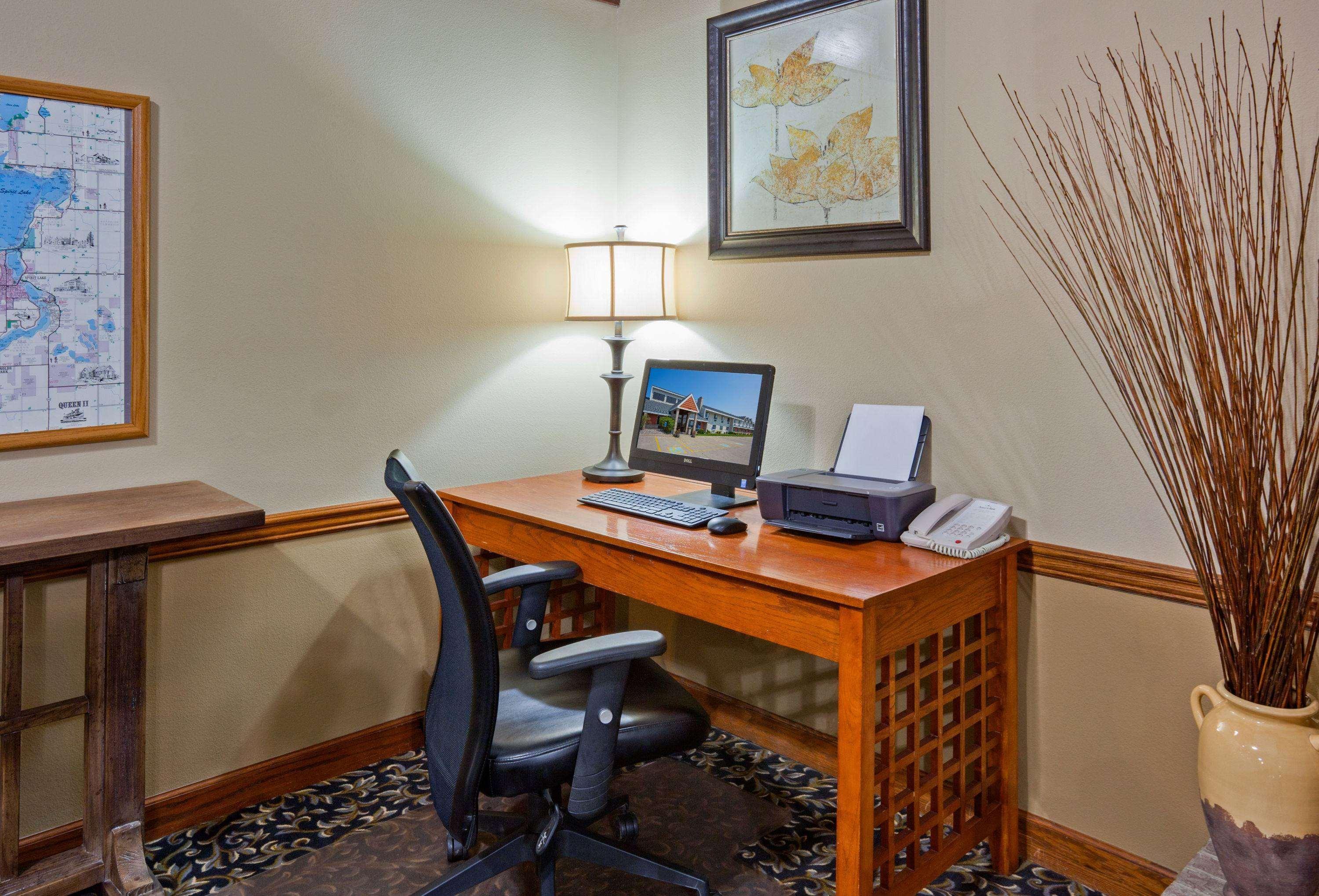 Americinn By Wyndham Spencer Bagian luar foto