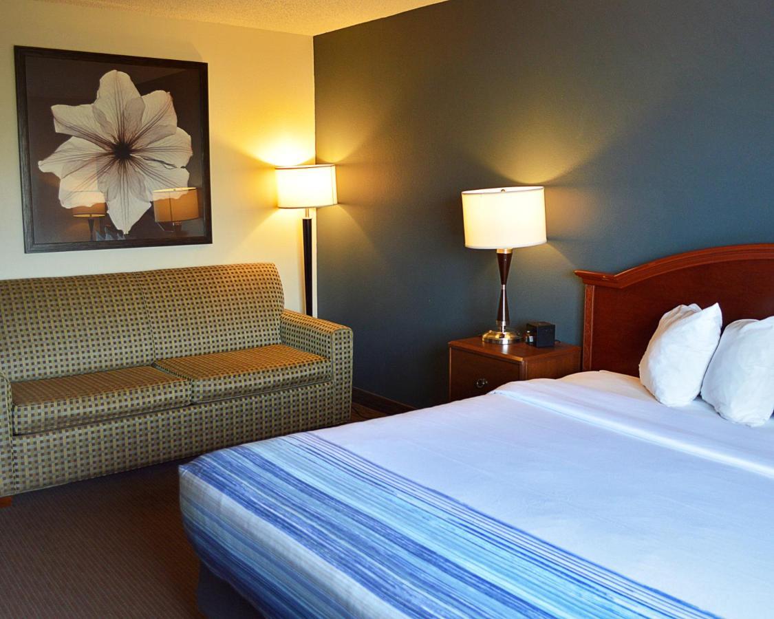 Americinn By Wyndham Spencer Bagian luar foto