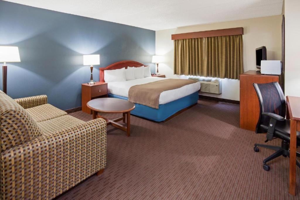 Americinn By Wyndham Spencer Bagian luar foto