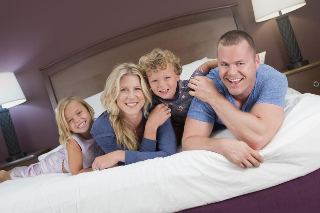 Americinn By Wyndham Spencer Bagian luar foto