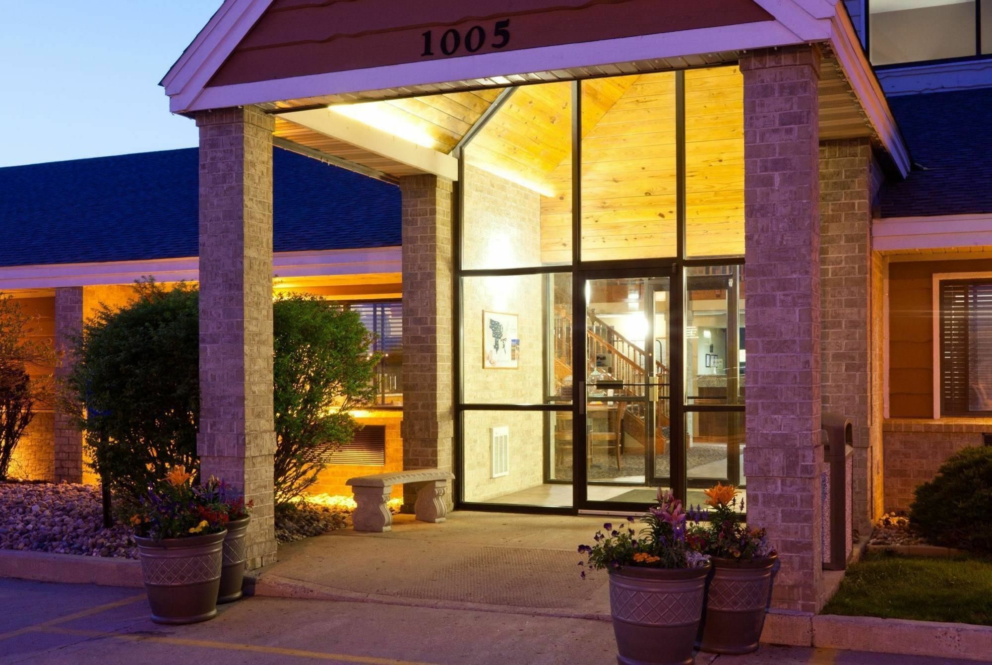 Americinn By Wyndham Spencer Bagian luar foto